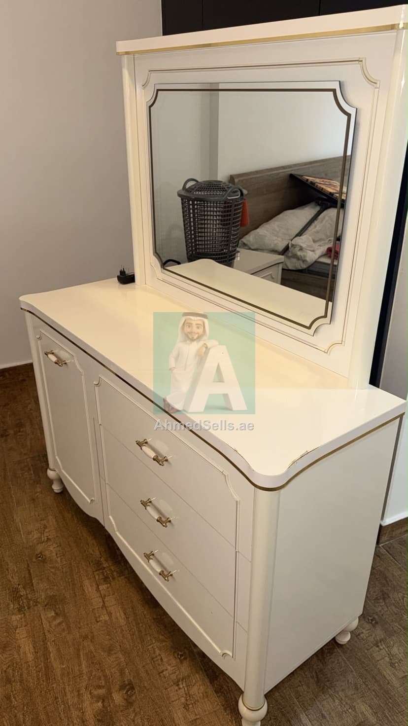 Dressing Table: White finish, light-up mirror, gold-trim handles, 2โ3 drawers
